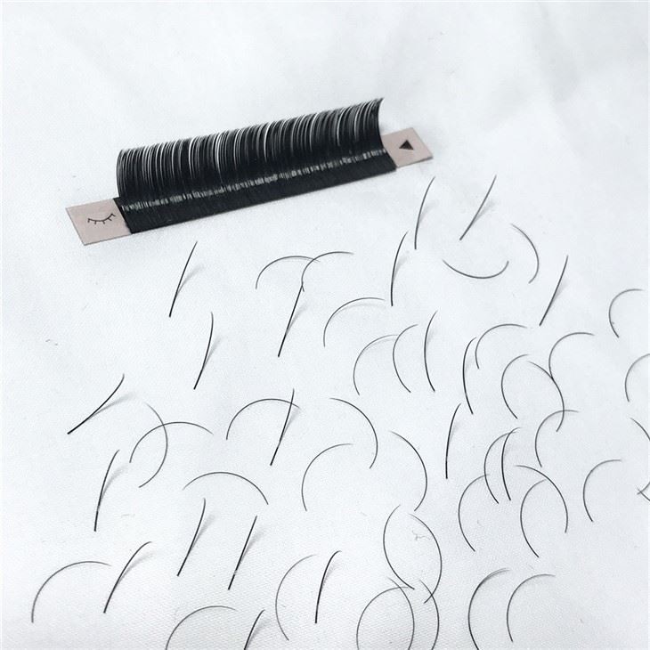 Klasikinis plokščias blakstienų priauginimas